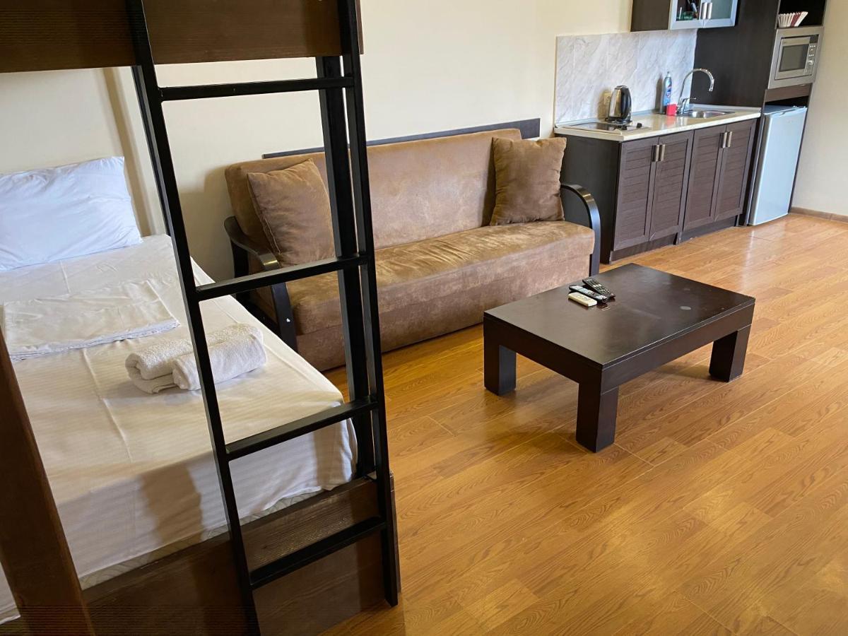 Apartment In Batumi Mgzavrebi Esterno foto